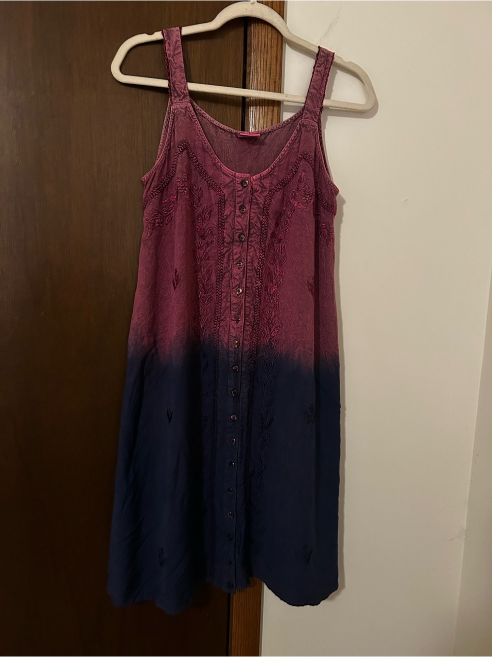 Sleeveless Ombre Pink-to-Navy Embroidered Midi Dress